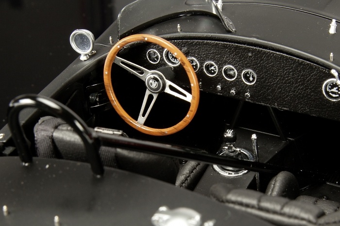 AC Cobra 289 (2010) Schuco 450672600 1/12 