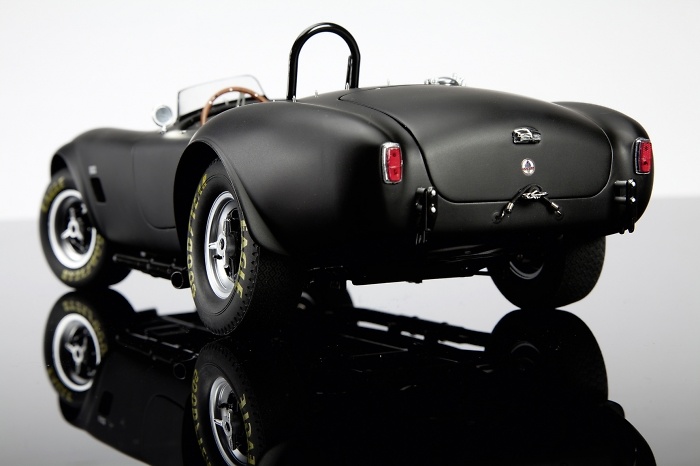 AC Cobra 289 (2010) Schuco 450672600 1/12 