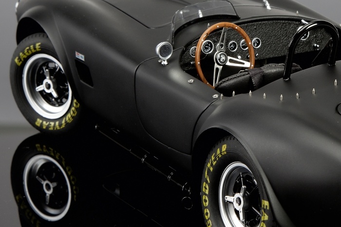 AC Cobra 289 (2010) Schuco 450672600 1/12 