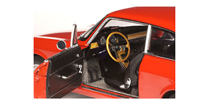 Alfa Romeo 1750 GTV (1967) Autoart 70102 1/18 