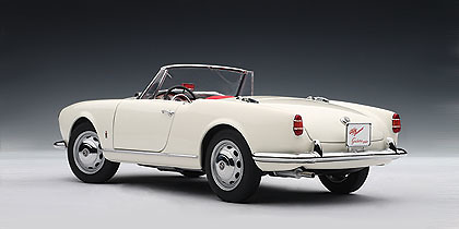 Autoart 70156 Alfa Romeo Giulietta 1300 Spider (1962) Autoart 1/18