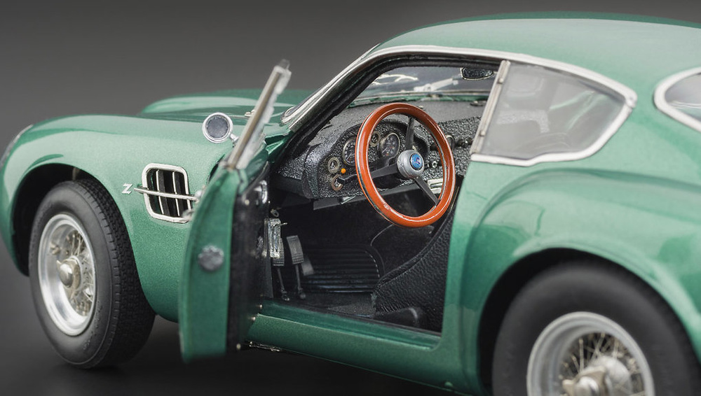 Aston Martin DB4 GT Zagato (1961) CMC M132 1/18 