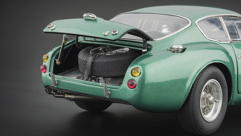 Aston Martin DB4 GT Zagato (1961) CMC M132 1/18 