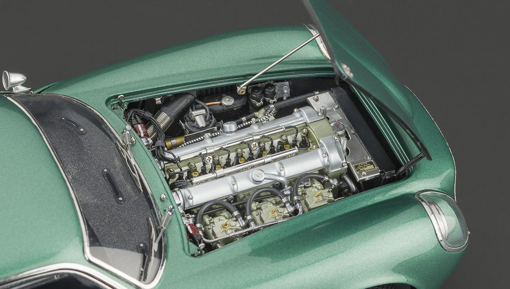 Aston Martin DB4 GT Zagato (1961) CMC M132 1/18 