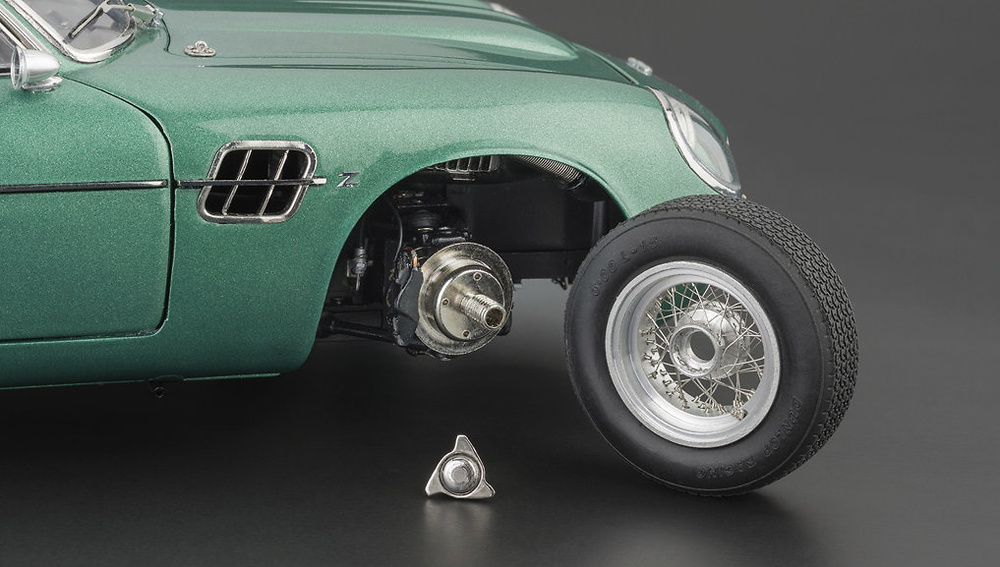 Aston Martin DB4 GT Zagato (1961) CMC M132 1/18 