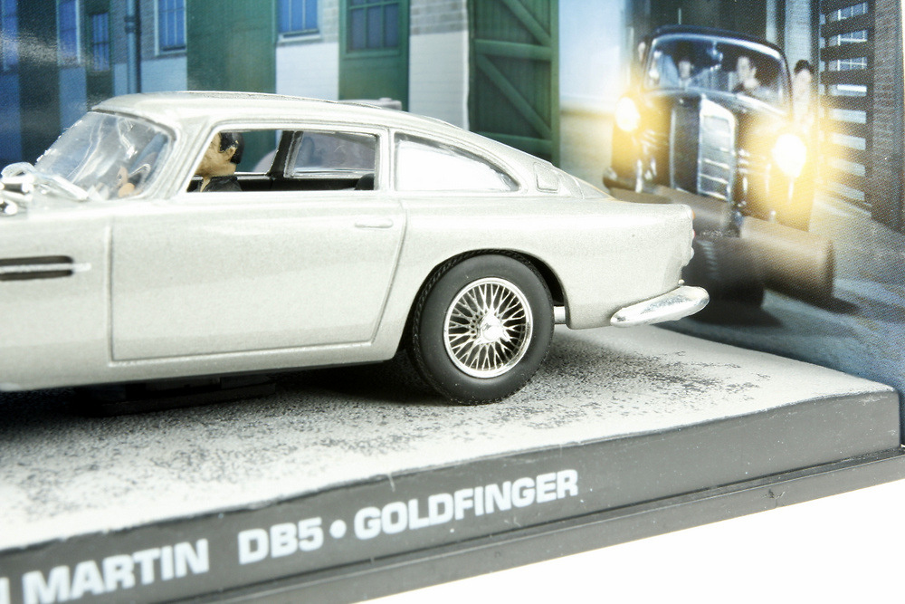 James Bond entrega 1 de Fabbri Aston Martin DB5 (1964) James Bond 