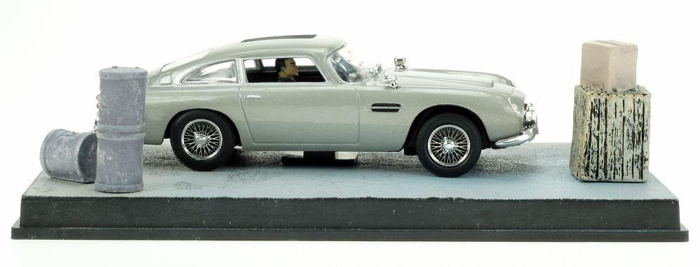 James Bond entrega 1 de Fabbri Aston Martin DB5 (1964) James Bond 