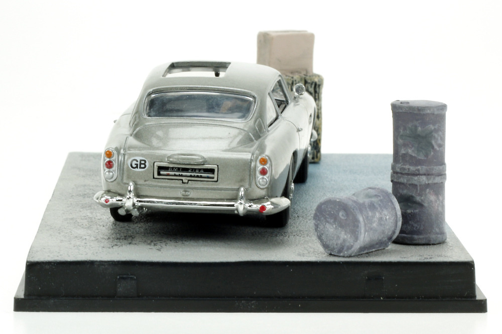 James Bond entrega 1 de Fabbri Aston Martin DB5 (1964) James Bond 