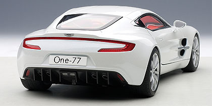 Aston Martin ONE-77 (2009) Autoart 70244 1:18 