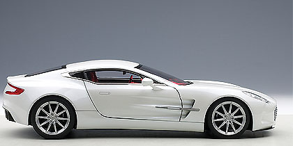 Aston Martin ONE-77 (2009) Autoart 70244 1:18 