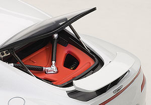 Aston Martin ONE-77 (2009) Autoart 70244 1:18 