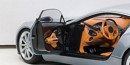 Aston Martin ONE-77 (2009) Autoart 70243 1:18 