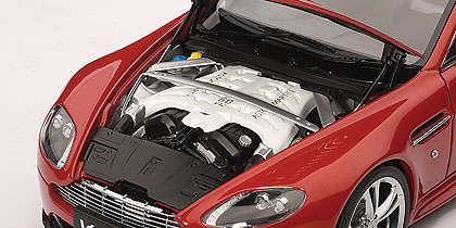 Aston Martin V12 Vantage (2010) Autoart 70208 1/18 