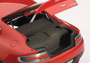 Aston Martin V12 Vantage (2010) Autoart 70208 1/18 