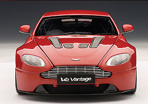 Aston Martin V12 Vantage (2010) Autoart 70208 1/18 