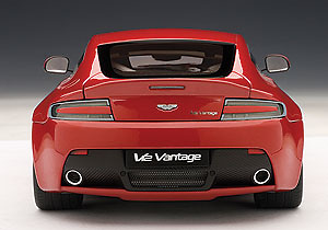 Aston Martin V12 Vantage (2010) Autoart 70208 1/18 