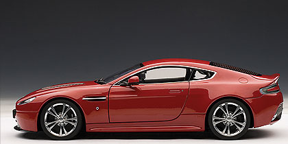 Aston Martin V12 Vantage (2010) Autoart 1/18 Rojo 