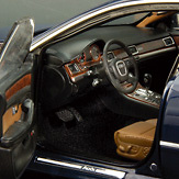 Audi A8 W12 (2003) Kyosho 092112 1/18 