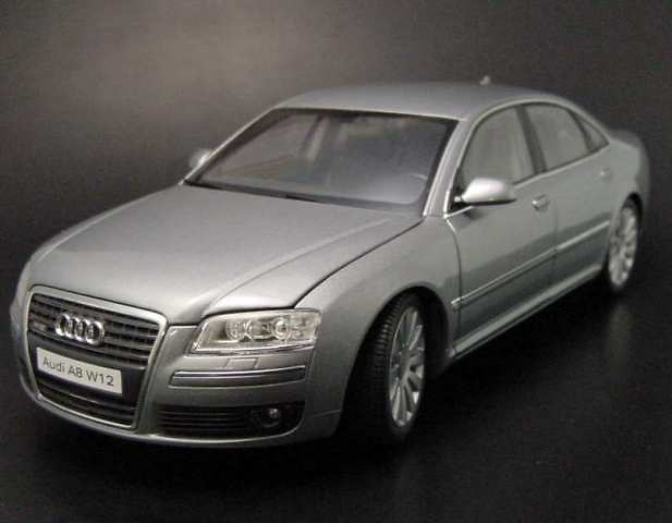 Audi A8 W12 (2003) Kyosho 092112 1/18 