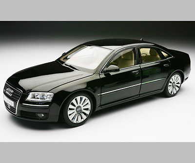 Audi A8 W12 (2003) Kyosho 092112 1/18 Negro 