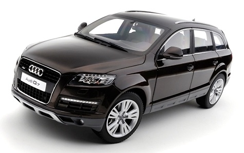 Kyosho 09222TBR Audi Q7 Facelift (2011) Kyosho 1:18 Color Marrón oscuro metalizado