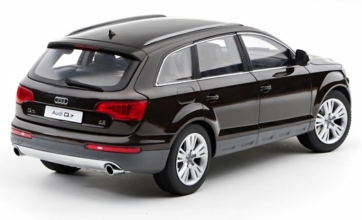 Kyosho 09222TBR Audi Q7 Facelift (2011) Kyosho 1:18 Color Marrón oscuro metalizado