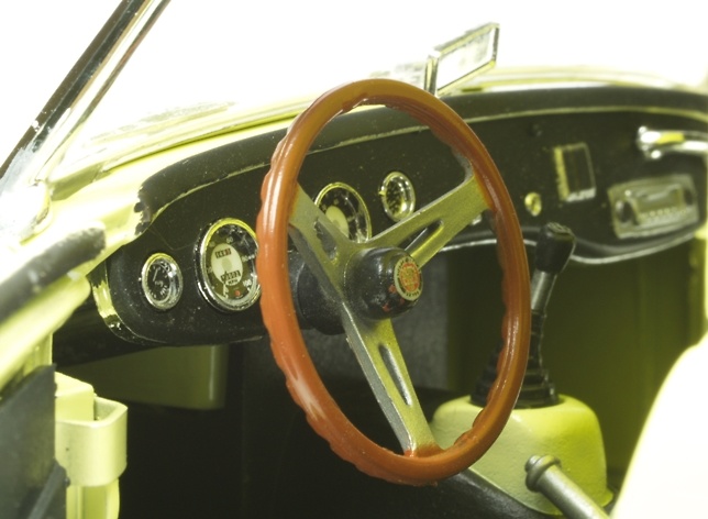 Austin Healey Sprite Hardtop (1959) Revell 1/18 