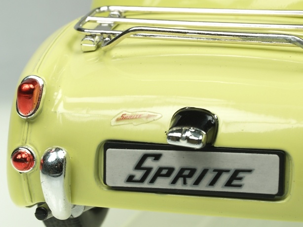 Austin Healey Sprite Hardtop (1959) Revell 1/18 