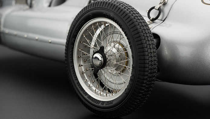 Auto Union Tipo D (1938) CMC M027 1/18 