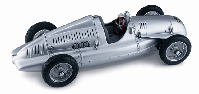 Auto Union Tipo D (1938) CMC M027 1/18 