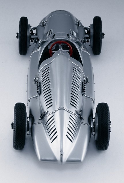 Auto Union Tipo D (1938) CMC M027 1/18 
