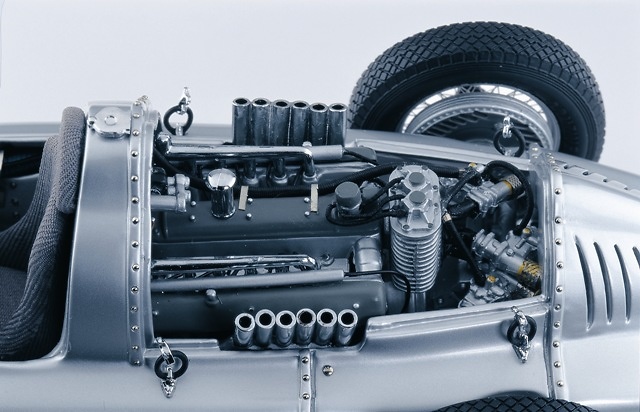 Auto Union Tipo D (1938) CMC M027 1/18 