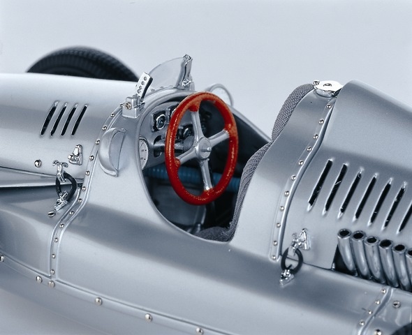 Auto Union Tipo D (1938) CMC M027 1/18 