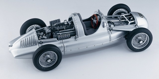 Auto Union Tipo D (1938) CMC M027 1/18 