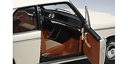 Autoart 75021 BMW 1602 (1966) Autoart 1/18 color blanco