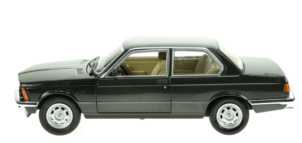 BMW 318i (1981) Atlas 2435 1:24 