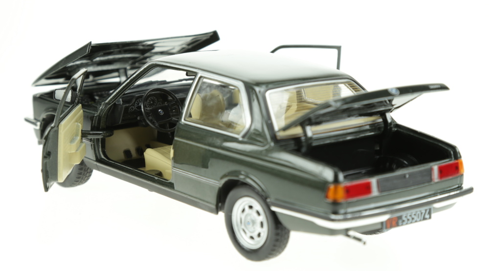 BMW 318i (1981) Atlas 2435 1:24 