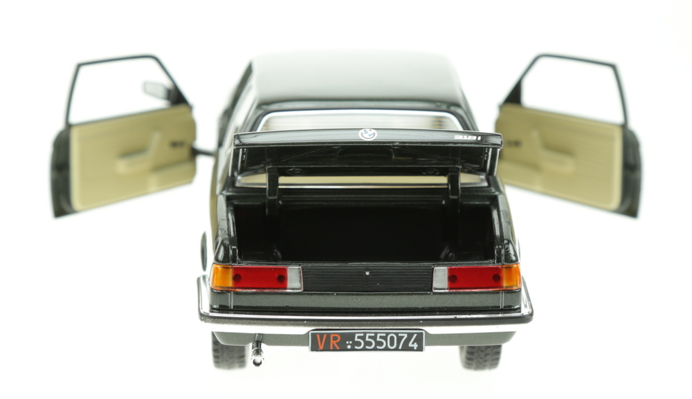 BMW 318i (1981) Atlas 2435 1:24 