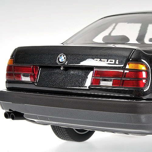 BMW 730i (1986) -E32- Minichamps 100023002 1/18 