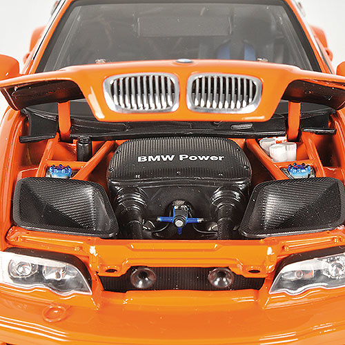 BMW M3 GTR -E46- (2001) Minichamps 100012106 1/18 