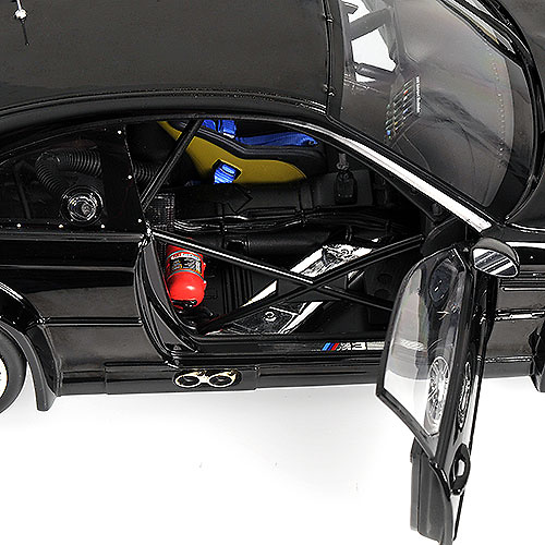 BMW M3 GTR -E46- (2001) Minichamps 100012105 1/18 