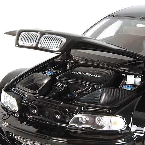 BMW M3 GTR -E46- (2001) Minichamps 100012105 1/18 