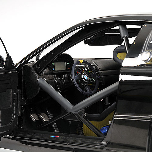BMW M3 GTR -E46- (2001) Minichamps 100012105 1/18 