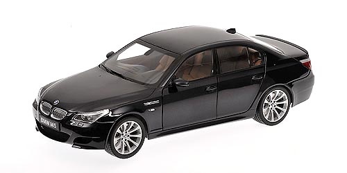 BMW M5 -E60- (2004) Kyosho 08593BK 1/18 