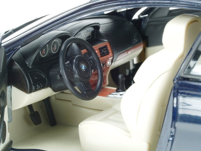BMW M6 Coupé -E63- (2005) Revell 1/18 