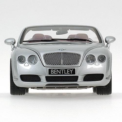 Bentley Continental GTC (2006) Minichamps 100139031 1/18 