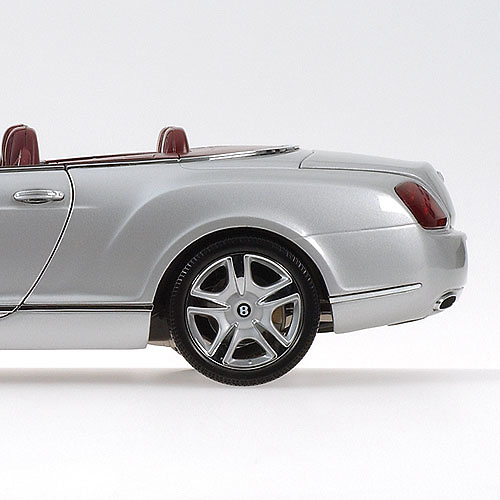 Bentley Continental GTC (2006) Minichamps 100139031 1/18 