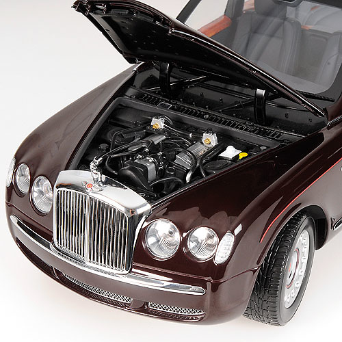 Bentley State Limousine (2002) Reina Isabel II Minichamps 100139700 1/18 