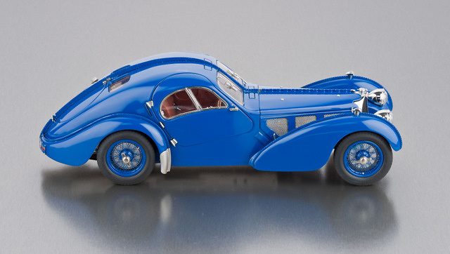 Bugatti Tipo 57 SC Atlantic (1938) CMC M083 1/18 Bugatti Tipo 57 SC Atlantic (1938) CMC 1:18