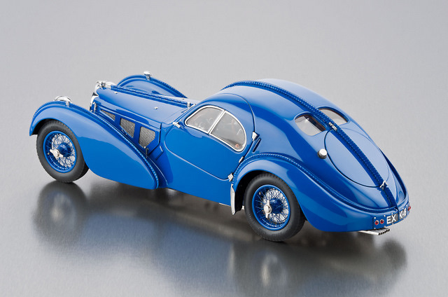 Bugatti Tipo 57 SC Atlantic (1938) CMC M083 1/18 Bugatti Tipo 57 SC Atlantic (1938) CMC 1:18